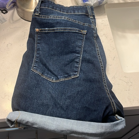 Judy Blue 1XL Jean Shorts - Picture 5 of 11